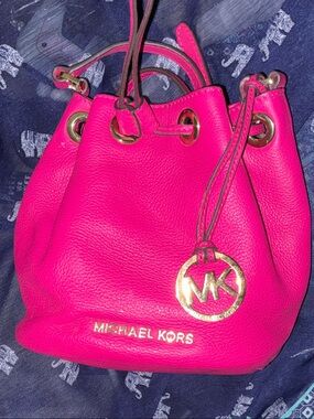 LIKE NEW Michael Kors Hot Pink Pebbled Leather Drawstring Crossbody